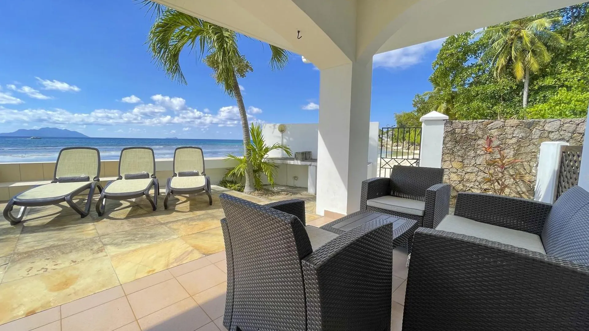 Ocean View Villa - Beauvallon Villas Beau Vallon