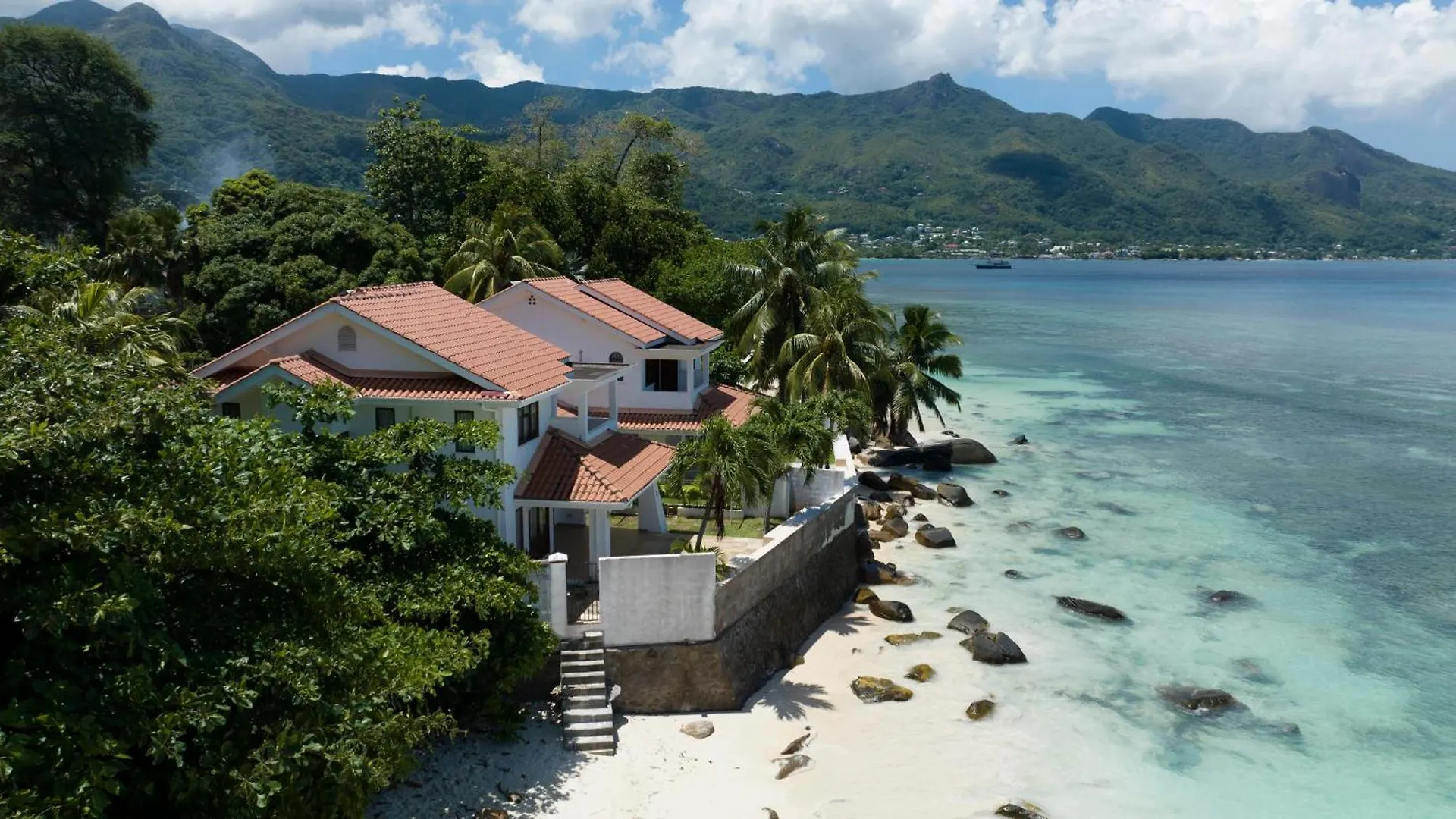 Ocean View Villa - Beauvallon Villas Beau Vallon